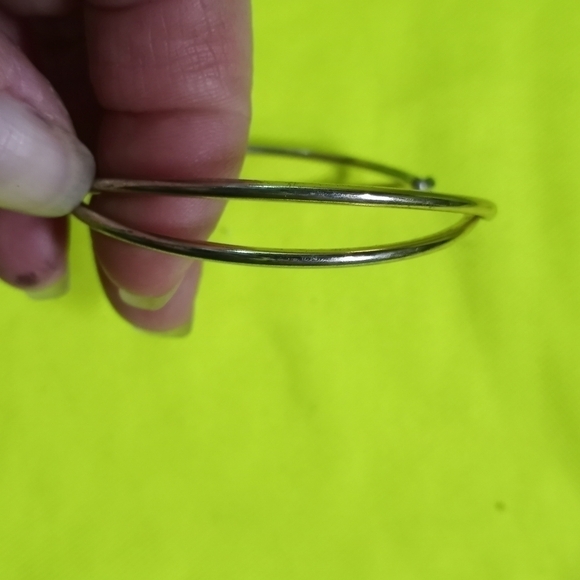 Goldtone wire crossed Cuff bracelet shows some wear - Picture 5 of 6